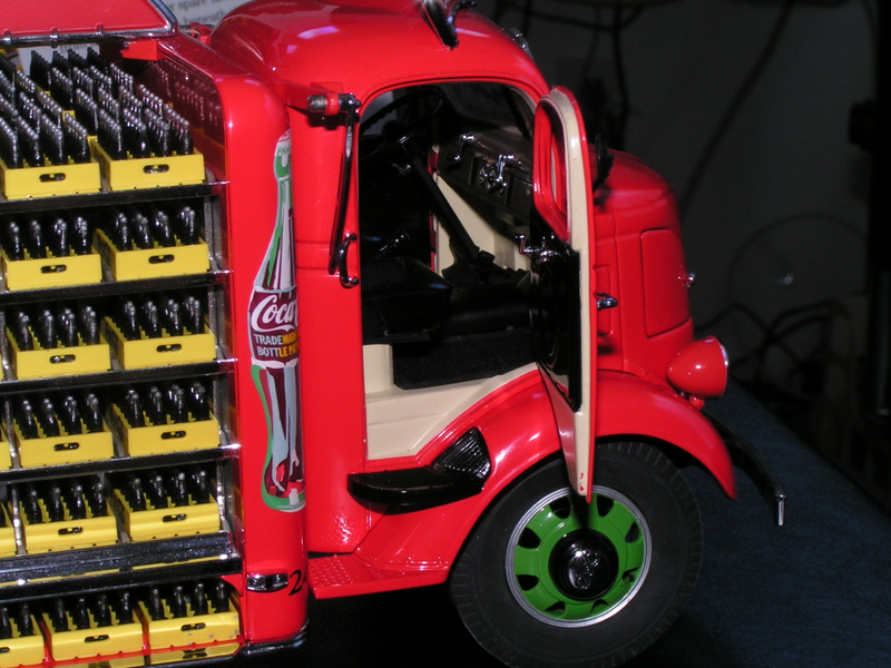 Illustration for article titled LaLD Car Week - Murica Monday: 1938 GMC Coca Cola Delivery Truck
